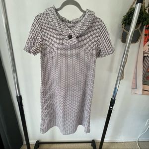 Vintage Polyester White and Purple/Blue Patterned Shift Dress with Short sleeves